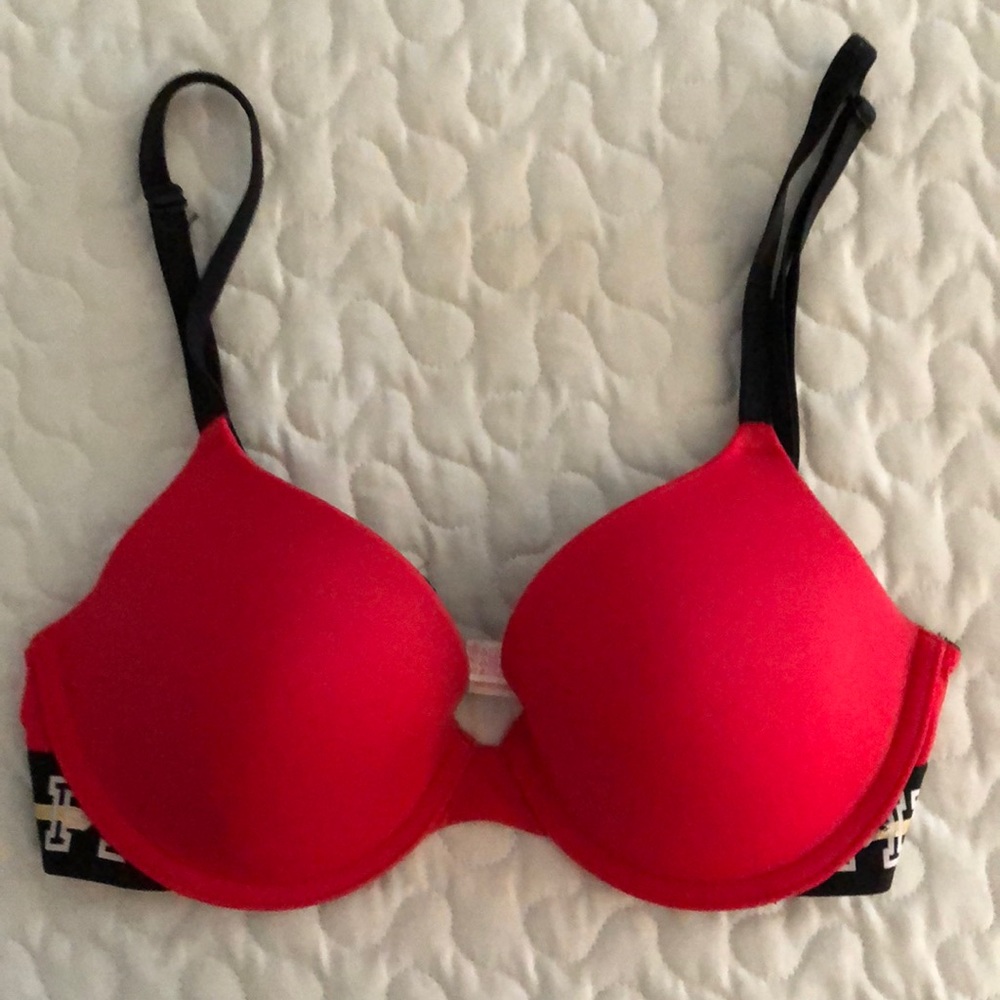 32C Like New Victoria's Secret Bra